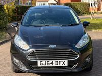 Begagnad Ford Fiesta Titanium 2014 Svart Halvkombi