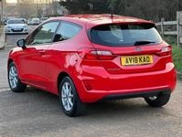 Used Ford Fiesta Zetec 70 HP (51 kW) 2018 Red Hatchback