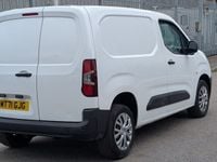 Used Citroën Berlingo 100 HP (73 kW) 2021 White MPV