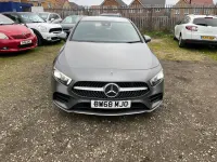 Usado Mercedes A180 AMG line 116 HP (85 kW) 2019 Cinzento Citadino