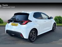 Used Toyota Yaris Hybrid Design 116 HP (85 kW) 2023 Pure white Hatchback