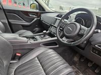 Used Jaguar F-Pace Portfolio 180 HP (132 kW) 2016 Silver SUV
