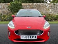Usado Ford Fiesta Titanium 95 CV (69 kW) 2020 Rojo Utilitario