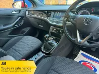 Second-hand Vauxhall Astra SRi 2016 Roșu Hatchback