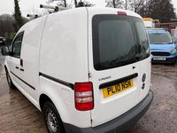 Usado VW Caddy 104 HP (76 kW) 2010 Branco Monovolume