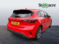 Used Ford Focus ST-Line 125 HP (91 kW) 2023 Red Hatchback