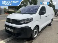 Second-hand Vauxhall Vivaro 145 CP (106 kW) 2024 Alb Monovolum