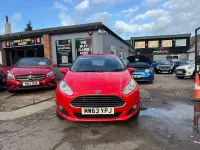 Second-hand Ford Fiesta Zetec 120 CP (88 kW) 2014 Roșu Hatchback