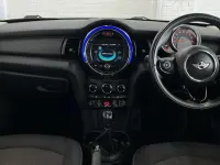 Begagnad Mini ONE Hatch 102 HK (75 kW) 2017 Svart Halvkombi