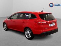 Used Ford Focus Zetec 125 HP (91 kW) 2017 Red Estate
