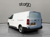 Used Vauxhall Vivaro S 118 HP (86 kW) 2025 White MPV