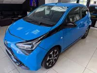 Usado Toyota Aygo Trend 72 CV (52 kW) 2020 Azul Utilitario