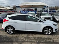 Used Ford Focus Zetec 120 HP (88 kW) 2017 White Hatchback