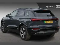 Begagnad Audi Q6 e-tron S-Line 225 kW (306 HK) 2025 Grå SUV