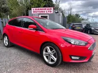 Begagnad Ford Focus Zetec 2017 Röd Halvkombi