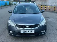 Begagnad Kia Ceed 2011 Grå Halvkombi