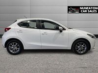 Usado Mazda 2 75 HP (55 kW) 2023 Branco Citadino