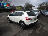 Used Nissan Qashqai 360º 110 HP (80 kW) 2013 White SUV