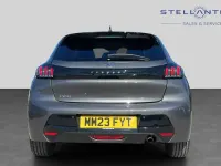Usado Peugeot 208 Allure+ 99 HP (72 kW) 2023 Cinzento Citadino
