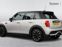 Gebraucht Mini Cooper S Exclusive 176 PS (129 kW) 2022 Silber Kleinwagen