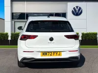 Usado VW Golf VIII Life 130 HP (95 kW) 2022 Branco Citadino