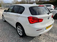 Begagnad BMW 116 2019 Vit Halvkombi