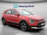 Gebraucht Kia Niro 141 PS (103 kW) 2023 Rot SUV