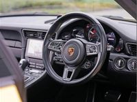 Usado Porsche 911 532 HP (391 kW) 2018 Amarelo Coupé