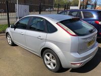 Używany Ford Focus Zetec 2010 Srebrny Hatchback