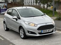 Begagnad Ford Fiesta Zetec 2014 Silver Halvkombi