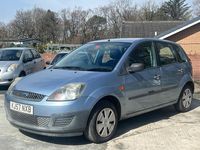 Usado Ford Fiesta Studio 75 CV (55 kW) 2007 Azul Utilitario