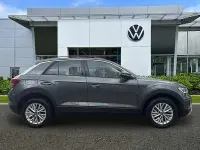 Używany VW T-Roc Life 150 KM (110 kW) 2024 Szary SUV