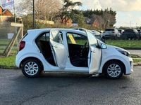 Used Kia Picanto 84 HP (61 kW) 2018 White Hatchback