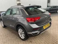 Usado VW T-Roc SE 150 HP (110 kW) 2021 Cinzento SUV