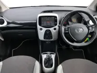 Used Toyota Aygo X-pure 69 HP (50 kW) 2016 White Hatchback