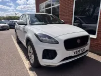 Usado Jaguar E-Pace R-Dynamic 180 CV (132 kW) 2019 Blanco SUV