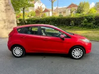 Begagnad Ford Fiesta 2010 Röd Halvkombi