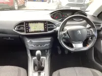 Used Peugeot 308 Active 100 HP (73 kW) 2014 Silver Hatchback