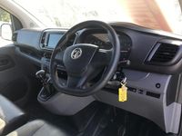 Used Vauxhall Vivaro 100 HP (73 kW) 2021 White MPV