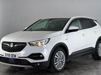 Used Vauxhall Grandland X Sport 120 HP (88 kW) 2018 White SUV