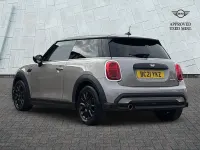 Używany Mini Cooper Classic 136 KM (100 kW) 2021 Szary Hatchback