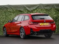 Używany BMW 330e M Sport 292 KM (214 kW) 2024 Czerwony Kombi