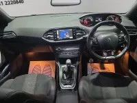 Usado Peugeot 308 GT-line 130 HP (95 kW) 2017 Cinzento Citadino