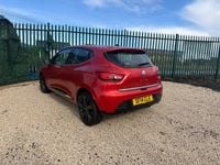 Used Renault Clio IV Dynamique 2014 Red Hatchback