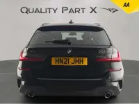 Begagnad BMW 330e M Sport 2021 Svart Kombi