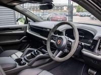 Used Porsche Cayenne S 468 HP (344 kW) 2025 Black SUV