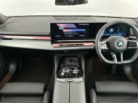 Gebraucht BMW 520 M Sport 205 PS (150 kW) 2025 Weiß Kombi