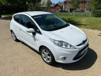 Used Ford Fiesta Zetec 94 HP (69 kW) 2012 White Hatchback