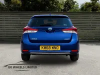 Used Toyota Auris Hybrid 134 HP (98 kW) 2018 Blue Hatchback