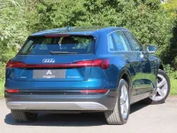 Usado Audi e-tron Advanced 230 kW (313 HP) 2020 Azul SUV